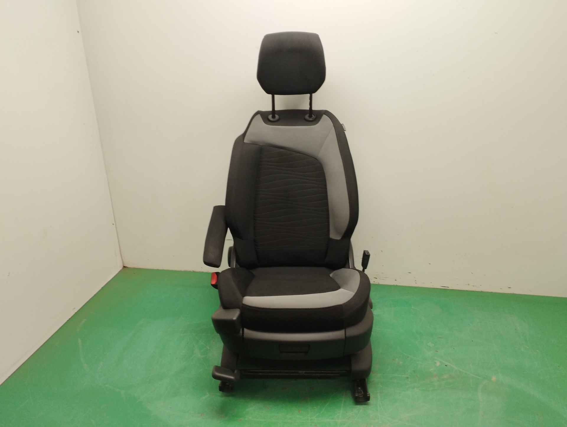 # ASIENTO AUTO SIMPLE