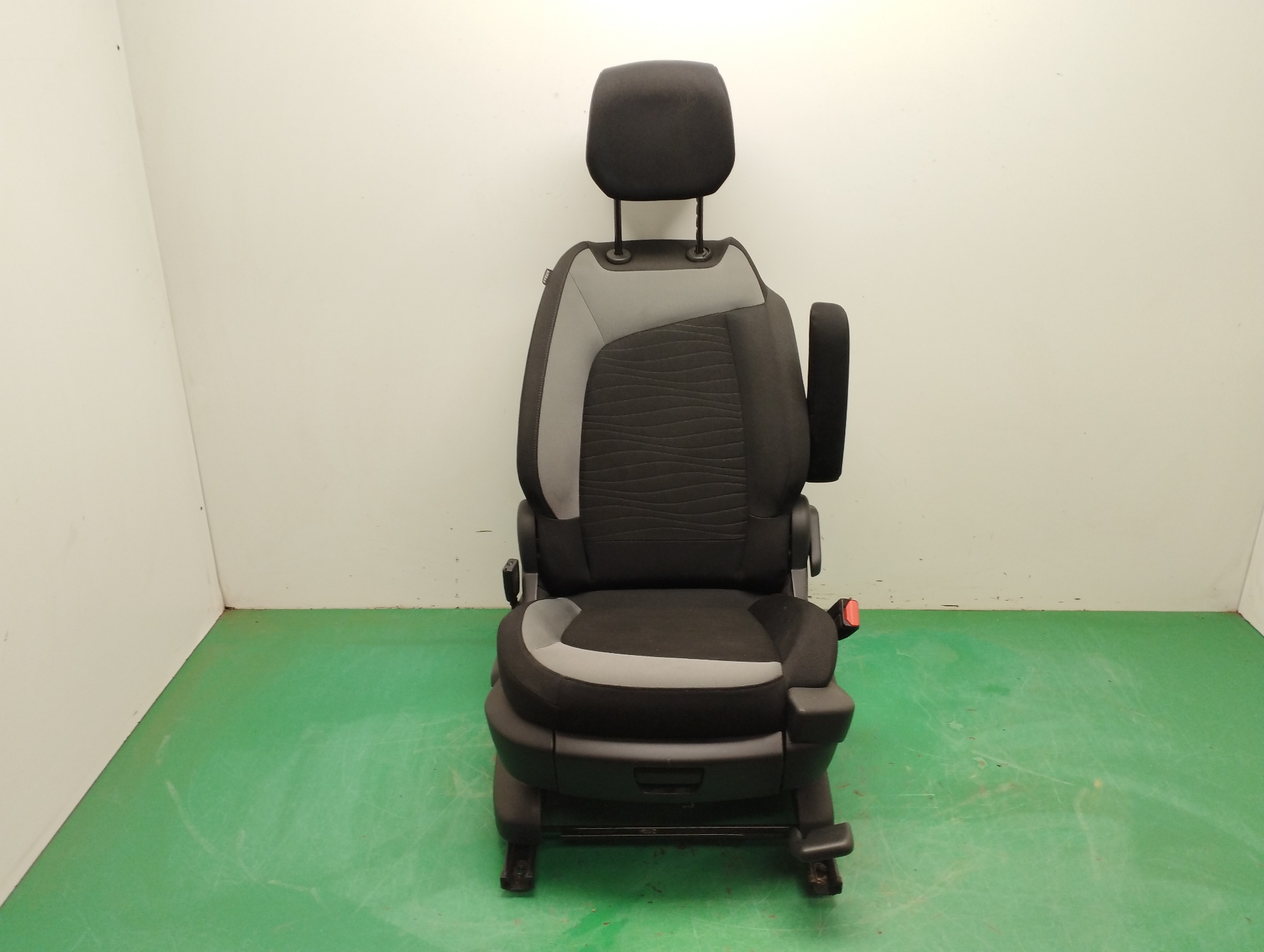 # ASIENTO AUTO SIMPLE