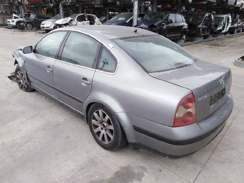 VOLKSWAGEN PASSAT BERLINA (3B3) 2000