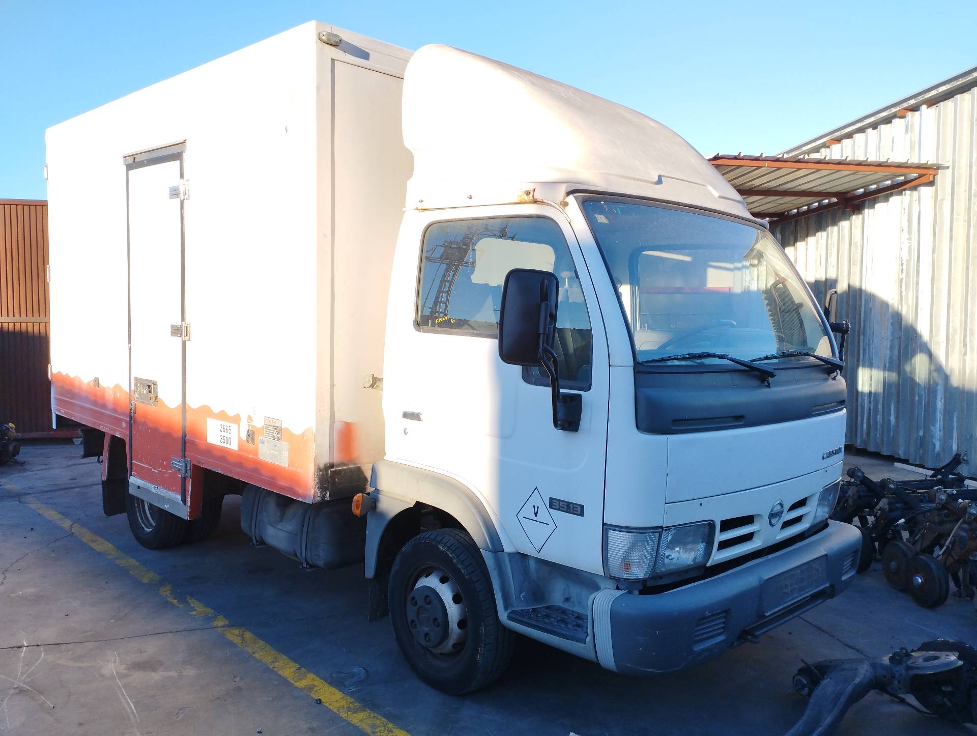 NISSAN CABSTAR 01.04 -> 2004