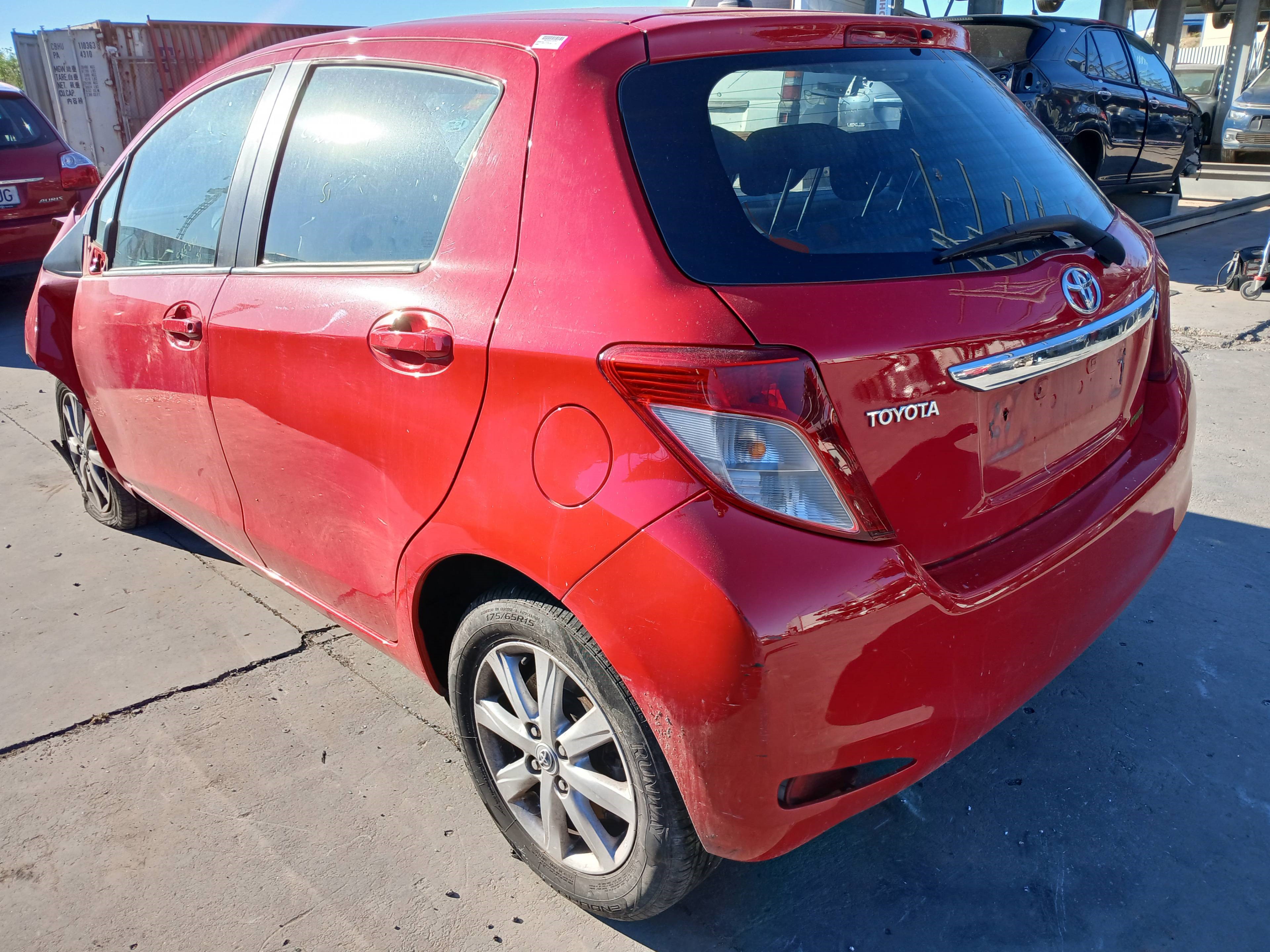 TOYOTA YARIS 2011