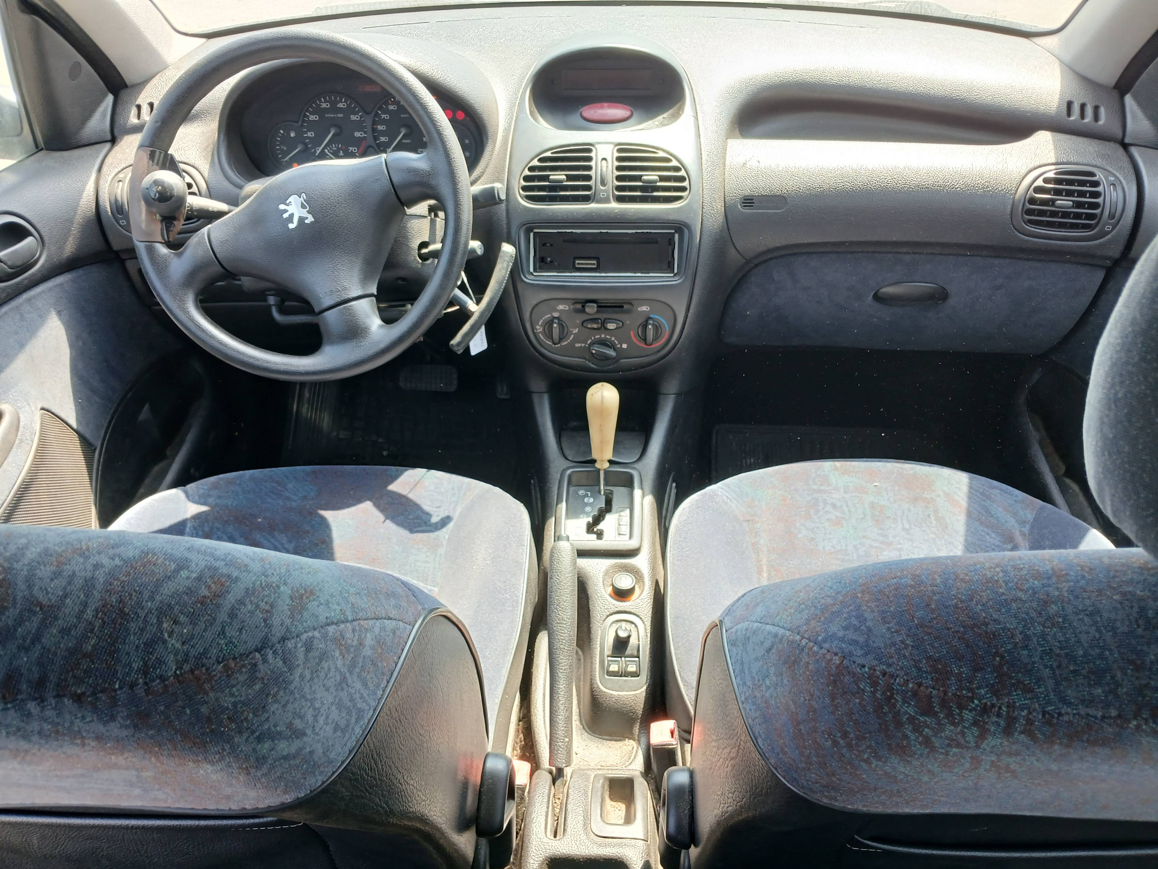 PEUGEOT 206 BERLINA 1998