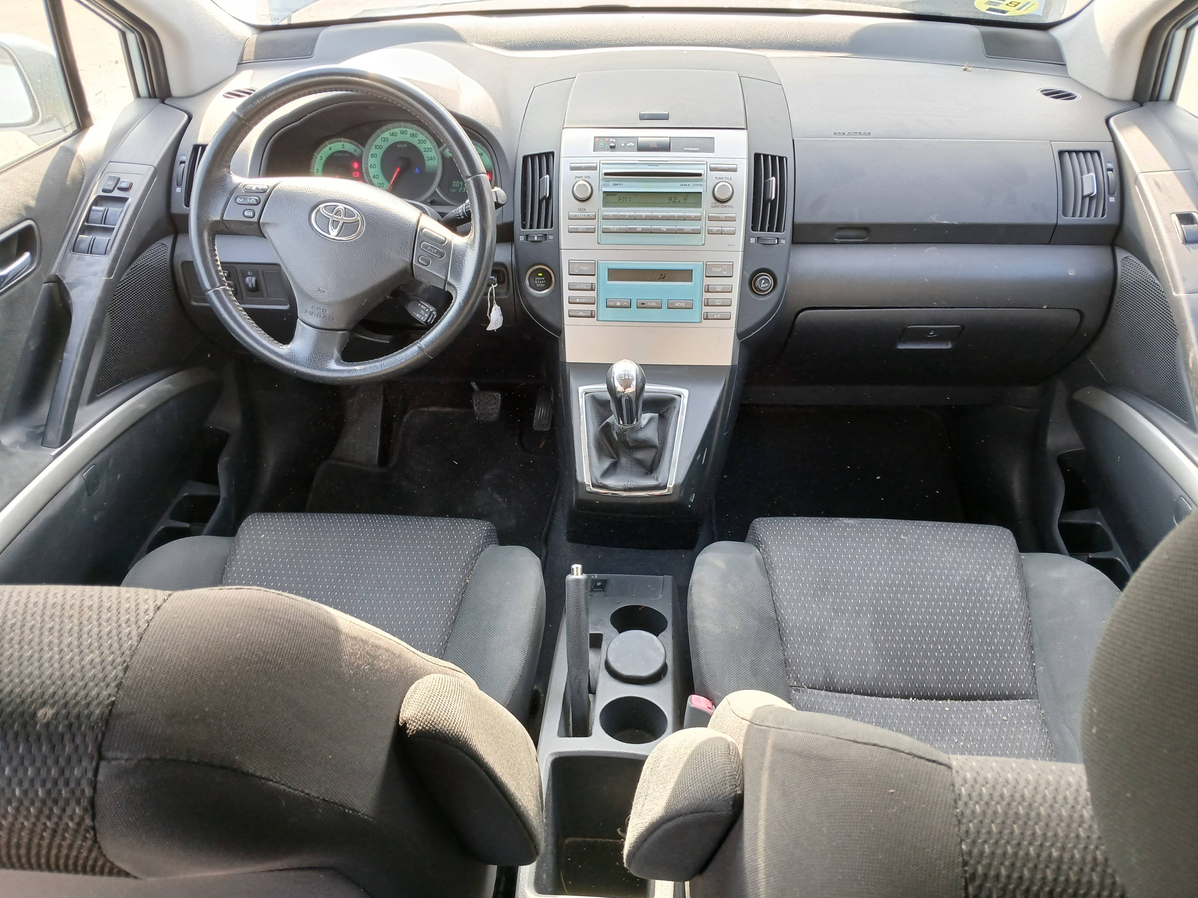 TOYOTA COROLLA VERSO (R1) 2004