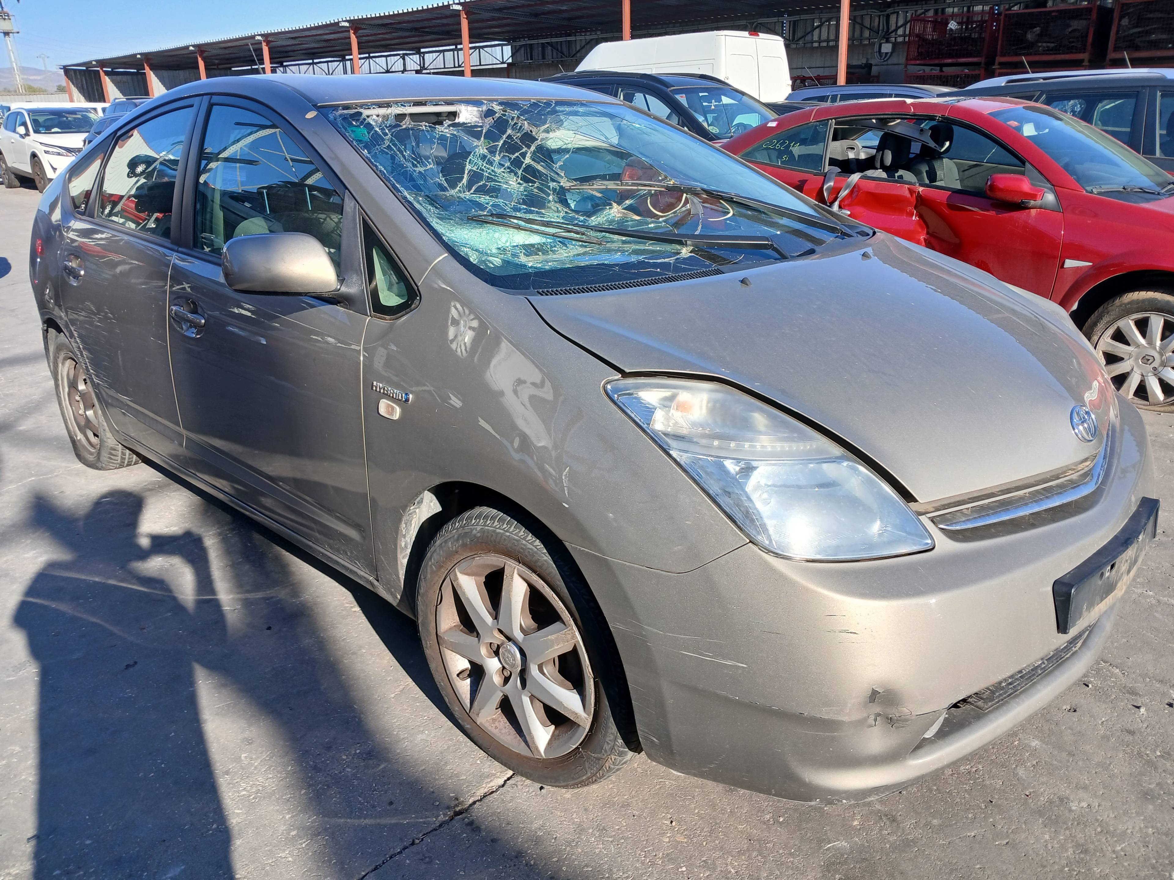 TOYOTA PRIUS (NHW20) 2003