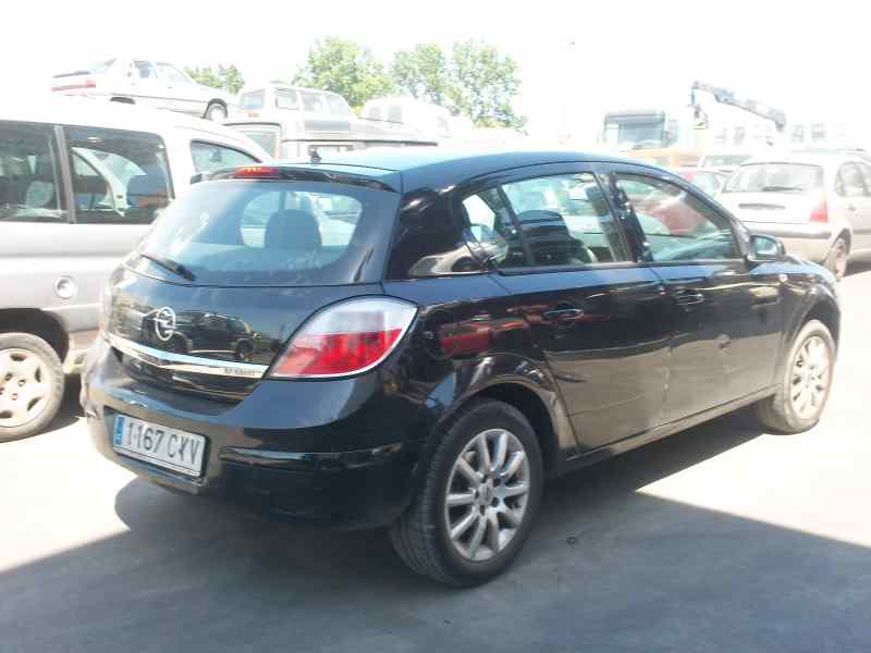 OPEL ASTRA H BERLINA 2004